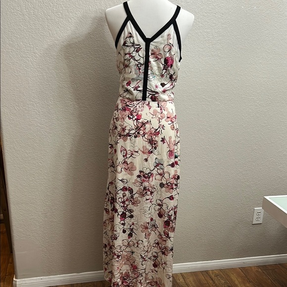 Chelsea 28 Long Floral Maxi Dress with Black Trim - Picture 5 of 5